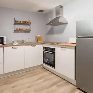 https://la-tour-appt-climatis-pour-2.hotels-rhonealpes.com